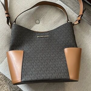 Michael Kors Crossbody